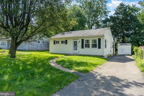 3561 Green St, Camp Hill, PA 17011-4319