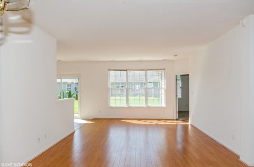 904 Portrait Pl, Dyer, IN 46311-2193