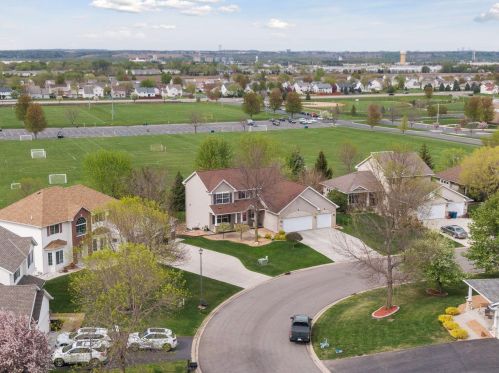 1885 Cardinal Dr, Prior Lake, MN 55379-4421