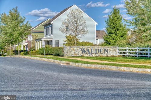508 Old Farm Ln, Navy Sup Dpt, PA 17050