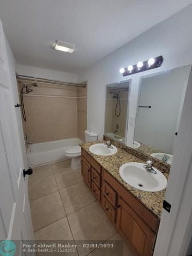 149 Dabou Loop, Belle Glade FL  33430-4284 exterior