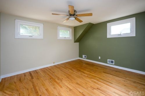 32 Meadow Rd, East Brunswick NJ  08816-4333 exterior