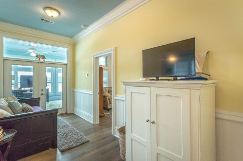 601 Riverview Dr, Carrabelle FL  32322-5054 exterior