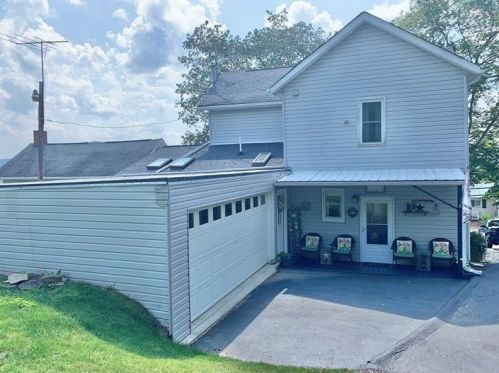 692 Amity Ridge Rd, Amity, PA 15311-1322