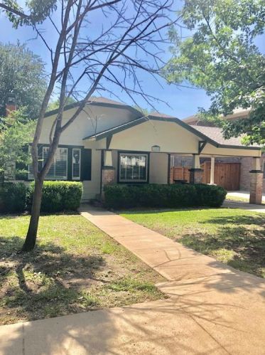 2545 Rogers Ave, Fort Worth, TX 76109-1348