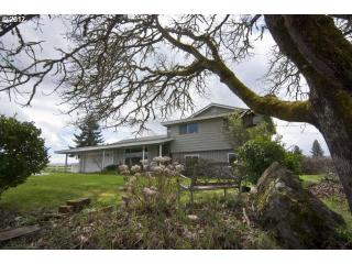 256 Candy Ln, Roseburg, OR 97471-9208