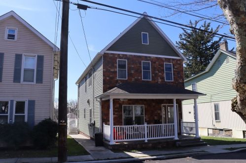 211 Church St, Ligonier, PA 15658-1301