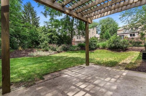 302 Inglewood Dr, Pittsburgh, PA 15228-1555