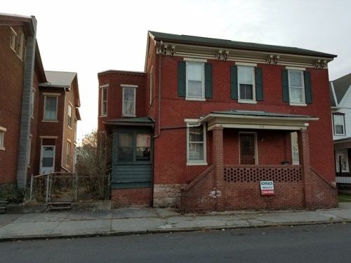 1114 Mifflin St, Huntingdon PA  16652-1520 exterior