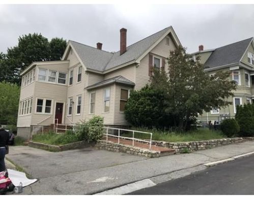 15 Clarke St, Lawrence, MA 01841-2118