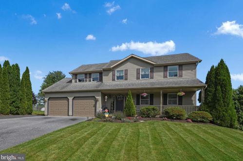 305 Forest Wood Dr, Primrose, PA 17901-9580