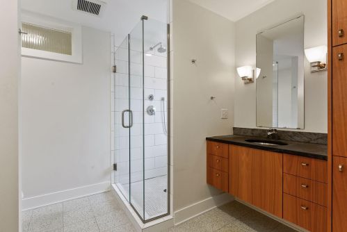 6812 Wooddale Ave, Minneapolis MN  55435-1635 exterior