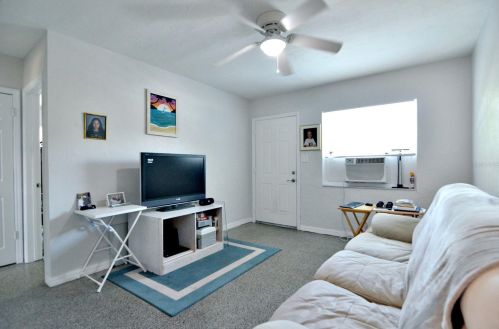 197 148th Ave, Saint Petersburg, FL 33708-1902