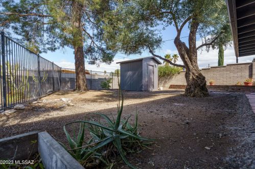 8801 Shiloh Pl, Tucson AZ  85710-2912 exterior