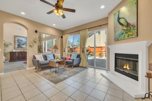 1929 Bastona Dr, Elk Grove CA 95758-7104 exterior