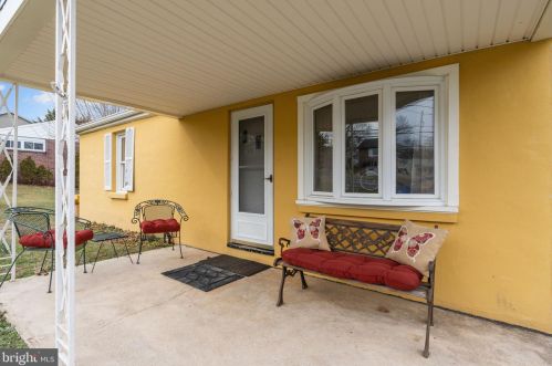 6140 Chambers Hill Rd, Harrisburg, PA 17111-3312