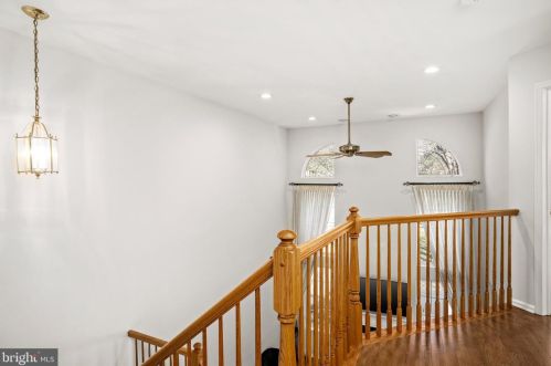 301 Belford Dr, Princeton NJ  08540-9000 exterior