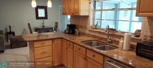 382 Gulfstream Ave, Fort Pierce FL  34983-1219 exterior