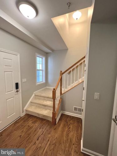 14506 Kylewood Way, Gainesville VA  20155-6233 exterior