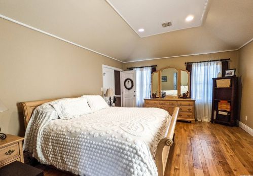 16 Lodge Ln, Miller Place NY  11764-1912 exterior