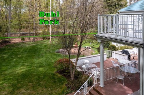 1355 Yahres Rd, Hermitage PA  16146-3643 exterior