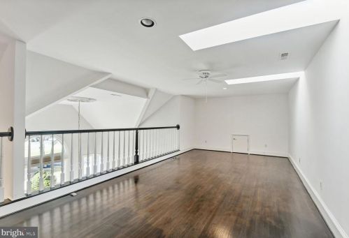 209 River Bend Rd, Great Falls VA  22066-4141 exterior