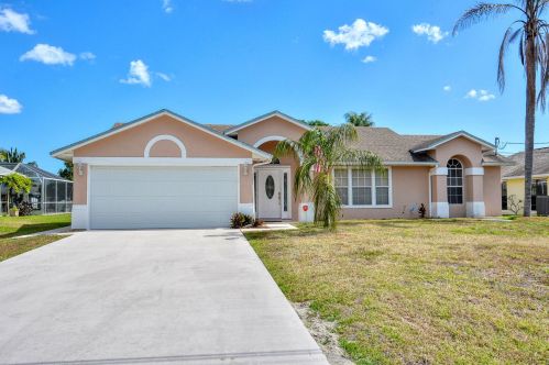 3087 Galt Cir, Fort Pierce, FL 34984-6345