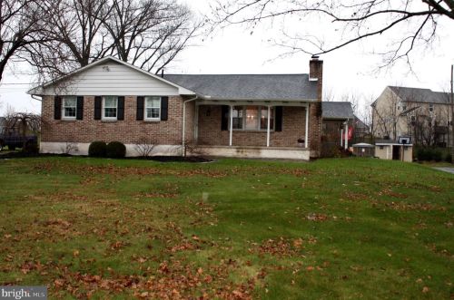 2810 Leidy Rd, Gilbertsville, PA 19525-8502