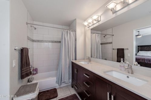 2228 Oak Haven Ave, Simi Valley CA  93063-5020 exterior