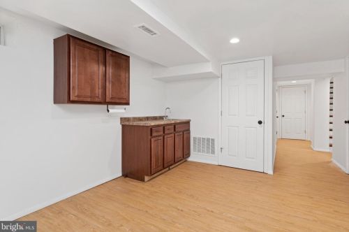 4561 Berkley St, Harrisburg PA 17109-4403 exterior