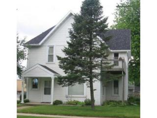 401 Desnoyer St, Kaukauna, WI 54130-2059