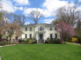 10 Hilltop Rd, Larchmont, NY 10538-1119