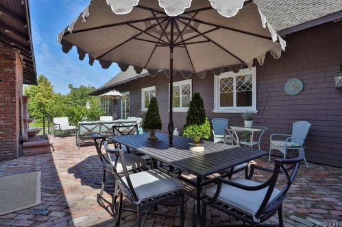 1135 Center St, Redlands CA  92373-6737 exterior