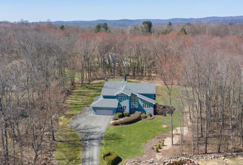 102 Obtuse Rd, Brookfield Center, CT 06804-3132
