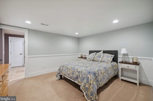 10 Devonshires Ct, Blue Bell PA  19422-2560 exterior