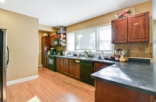 44 Oak St, East Orange NJ  07018-2822 exterior