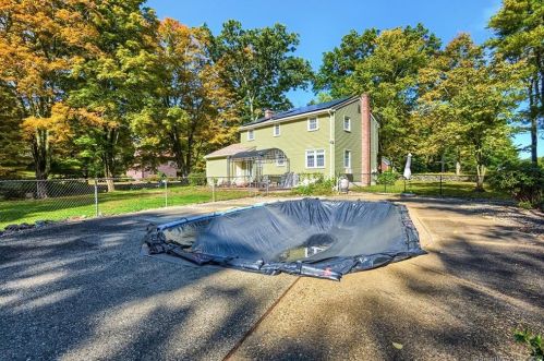 113 Niles Rd, Amston, CT 06231-1621