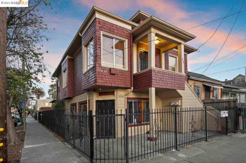 2542 Filbert St, Oakland, CA 94607-2921