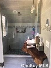 6 Deerland Dr, East Quogue NY  11942-3604 exterior