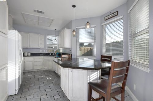 1743 Fairhaven Ct, Oakley CA  94561-3069 exterior