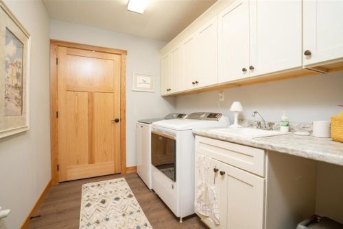 648 Kreekview Dr, East Farmington WI  54020-5860 exterior