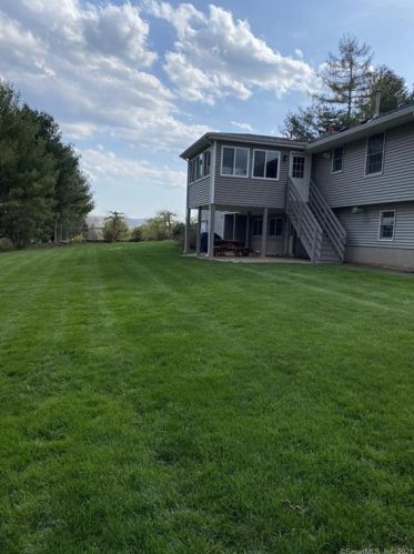 109 Moore Hill Dr, Southington CT  06489-2929 exterior