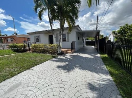 980 45th St, Hialeah, FL 33013-2462