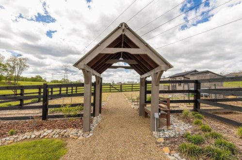 17978 Nashport Rd, Nashport OH  43830-4601 exterior