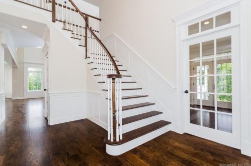 47 Starr Ln, Bethel, CT 06801-2941