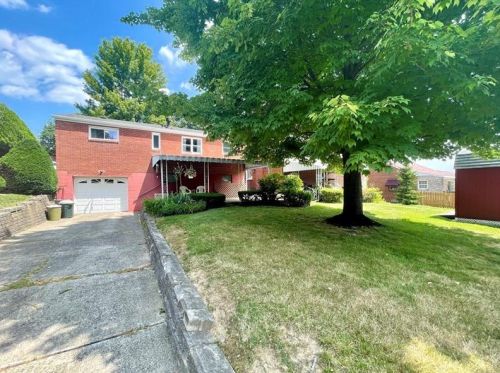 228 Calvert St, Bridgeville PA  15017-1916 exterior