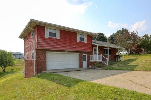 145 Palm Dr, Beaver Falls, PA 15010-5125
