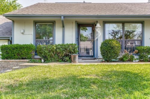 13616 Flagstone Ln, Dallas, TX 75240-5821