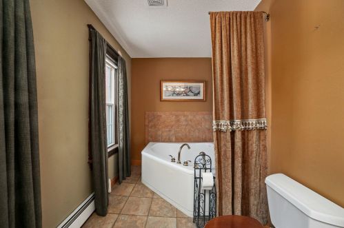 817 County Rd B, Saint Paul MN 55113-4532 exterior