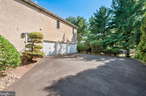 612 Korisa Dr, Huntingdon Valley, PA 19006-2224